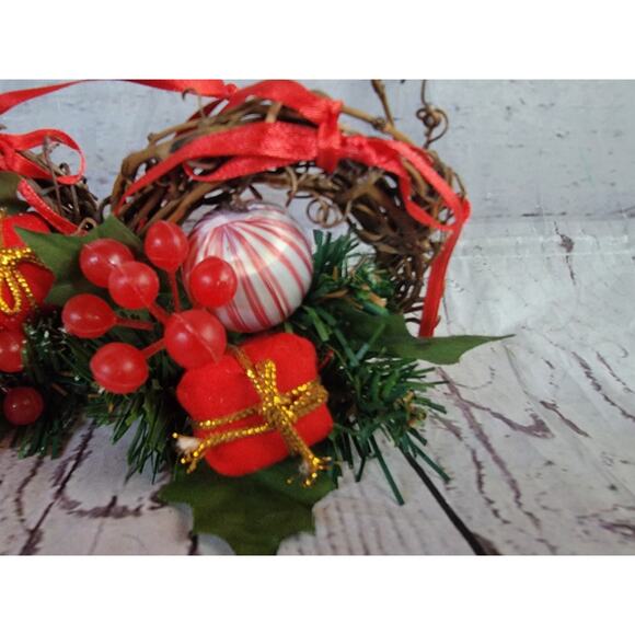 Set of 2 Mini Christmas Wreath Ornaments with Gift Berries Rustic Holiday Decor - Picture 2 of 9